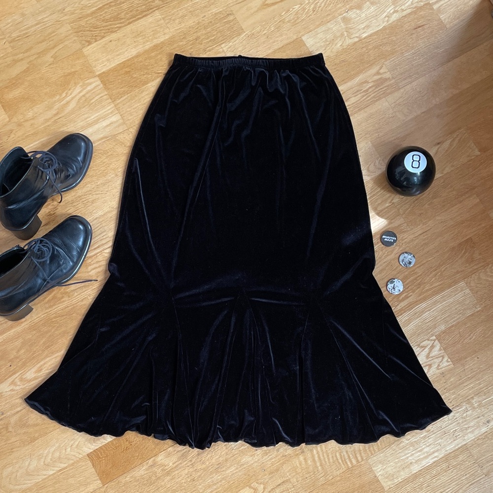 90s vintage black velvet skirt, small-medium